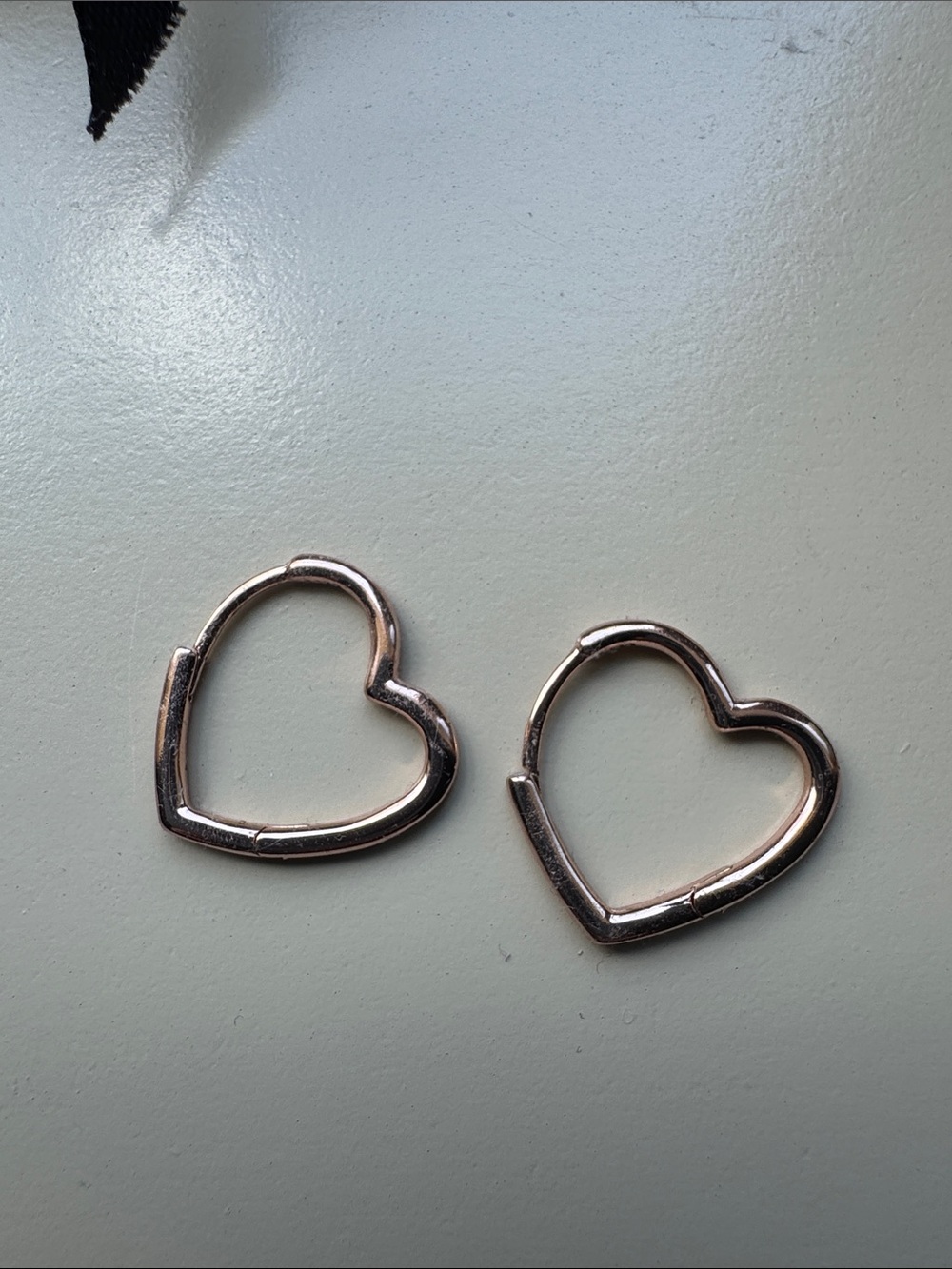Pandora Rose Gold Asymetrical Heart Hoop Earrings - Women Jewelry - Picture 6 of 8